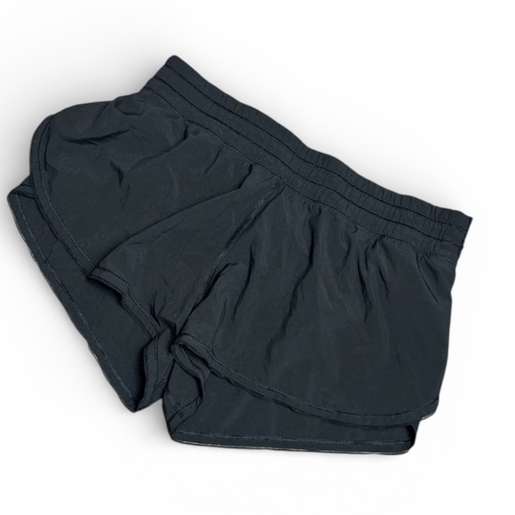 Lululemon Hotty Short Black With Lace Trim Size 6 - Picture 2 of 4